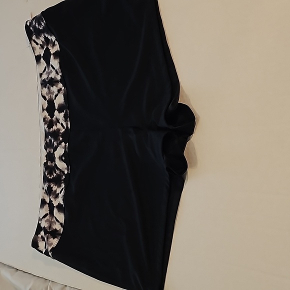 NWT South Point 2 piece Black & White Swim Set Size 22 - Picture 10 of 10